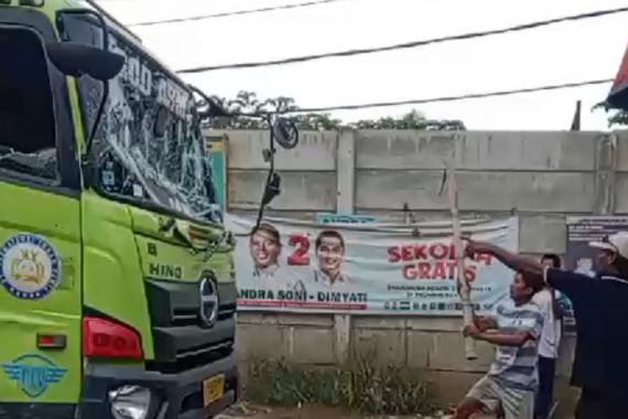 Bikin Emosi Warga, Sopir Truk Tanah yang Gilas Kaki Bocah SD di Tangerang Ternyata Positif Narkoba - JPNN.COM