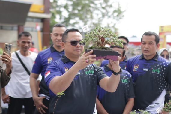 Memperingati Hari Pahlawan, Polres Siak Gelar Kopdar Bonsai dan Bazar Murah - JPNN.COM