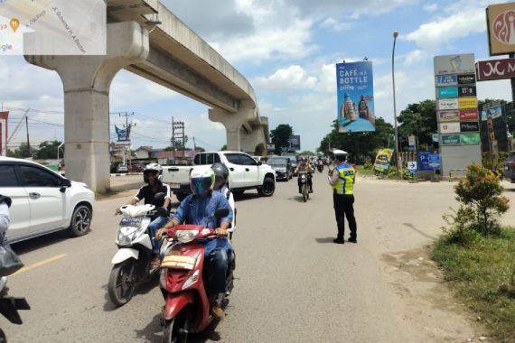 Antisipasi Kemacetan, Warga Minta Polisi Siaga di Simpang OPI - JPNN.COM