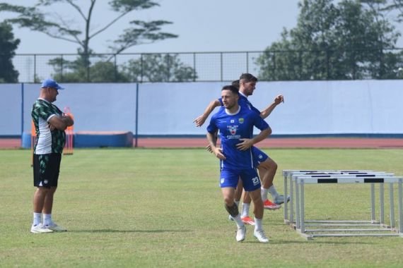 Persib Raih Hasil Positif, Bojan Hodak Ungkap Dampak Terhadap Pemain - JPNN.COM