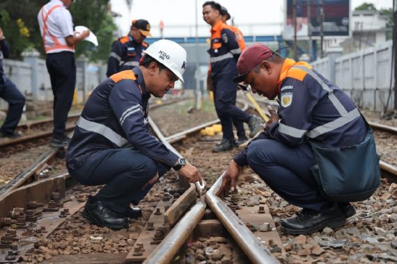 KAI Daop 2 Bandung Antisipasi 73 Titik Rawan Bencana saat Musim Hujan - JPNN.COM