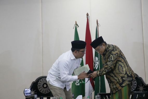 Bersilaturahmi dengan Kiai Said Aqil, Ridwan Kamil Minta Didoakan, Alhamdulillah - JPNN.COM