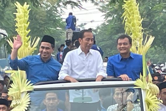 Ikut Kampanye Luthfi-Yasin, Jokowi: Saya Datang karena Saya Dukung - JPNN.COM