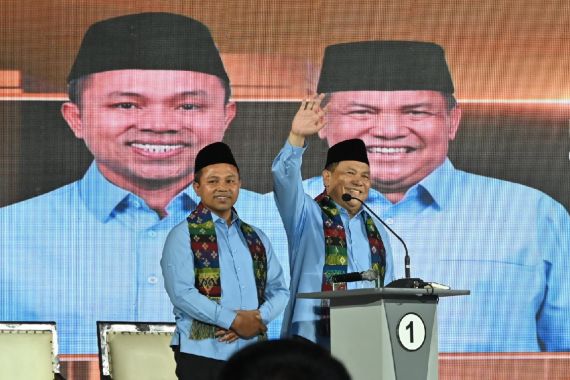 H-10 Pilkada Riau, Elektabilitas Abdul Wahid-SF Hariyanto Masih Tertinggi - JPNN.COM