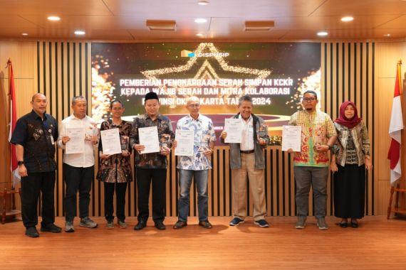 DISPUSIP DKI Jakarta Beri Penghargaan kepada Penerbit & Mitra Kolaborasi - JPNN.COM