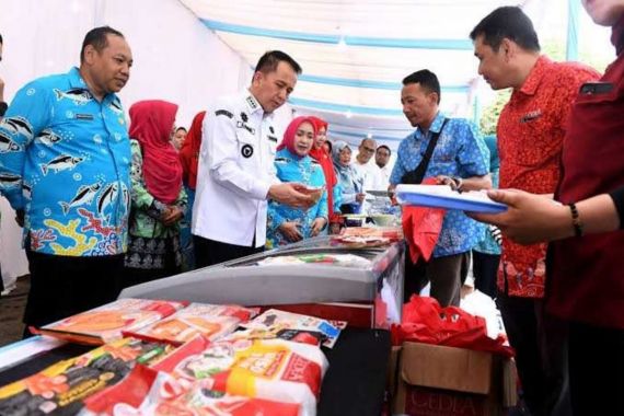 Pj Gubernur Sumut Dukung Gerakan Memasyarakatkan Makan Ikan Hingga ke Desa - JPNN.COM