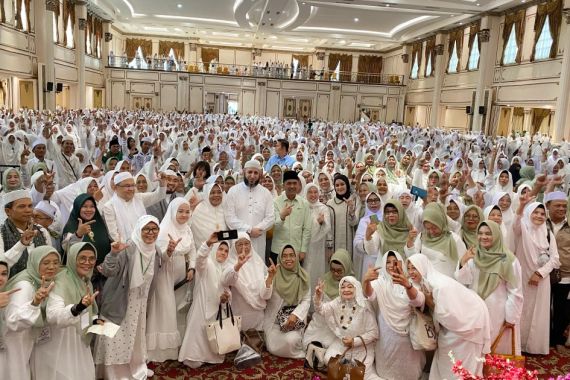 Ribuan Jemaah Tabligh Akbar Mendoakan RDPS Menang di Pilkada Palembang - JPNN.COM