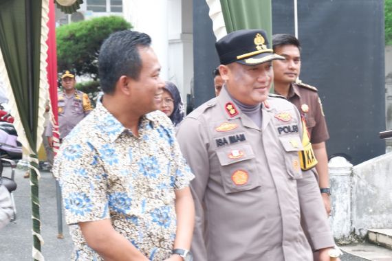 AKBP Isa dan Plt Bupati Rohil Gelar Cooling System untuk Wujudkan Pilkada yang Kondusif - JPNN.COM