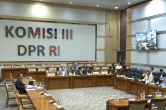 Hari Ini, Komisi III DPR Mulai Uji Kepatutan dan Kelayakan 10 Calon Dewas KPK - JPNN.COM