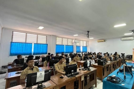 Webinar Pendidikan GO, Kadisdik Banten: Siswa Harus Paham Prosedur Seleksi PTN - JPNN.COM