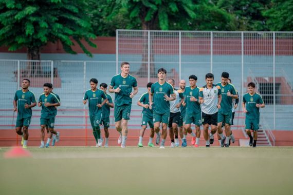 Liga 1: Persebaya Butuh Pemain ke-12 Menghadapi Persija - JPNN.COM