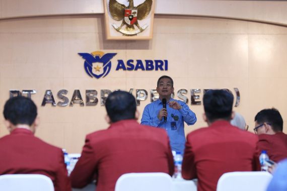 Direksi ASABRI Mengajar Para Mahasiswa Magister Universitas Pertahanan - JPNN.COM