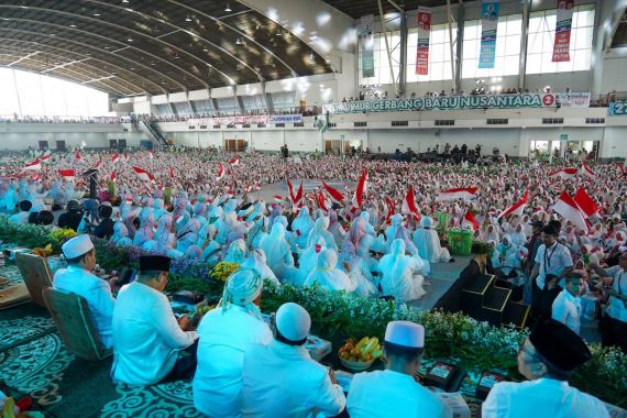 Hari Terakhir Kampanye, Khofifah Tegaskan Jatim Gerbang Baru Nusantara untuk Rakyat - JPNN.COM