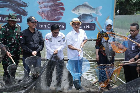 Mendes Yandri Susanto Sebut BUMDes Penting Cegah Efek Negatif Urbanisasi Bagi Desa - JPNN.COM