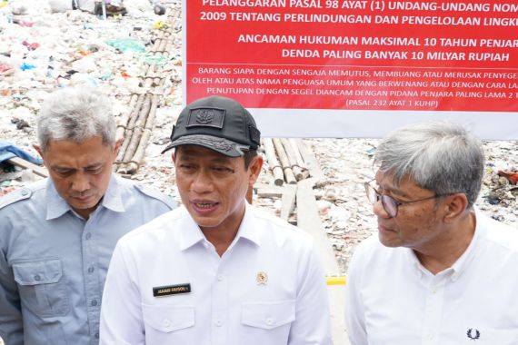 Kunker ke Riau, Menteri Hanif Faisol Tutup TPA Liar di Kampar - JPNN.COM