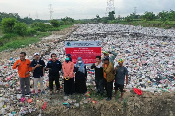 Kementerian LH Tutup Pembuangan Sampah Ilegal di Bekasi - JPNN.COM