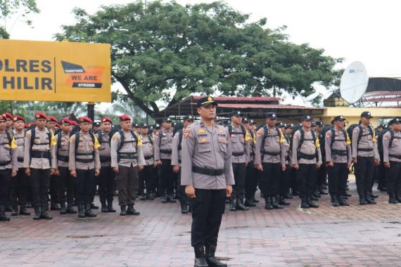 Polres Rohil Kerahkan 363 Personel Amankan Pilkada 2024, Ini Pesan AKBP Isa - JPNN.COM