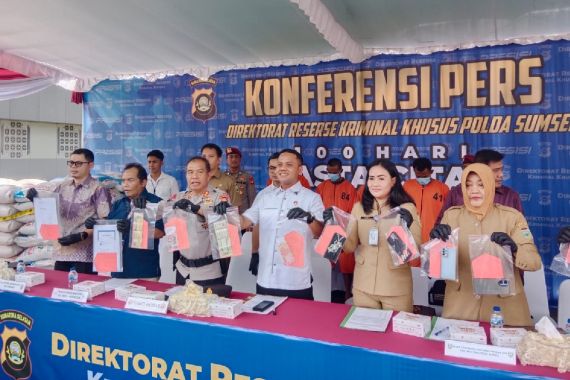 4 Orang Ditangkap Gegara Jual Pupuk Berbsubsidi di Atas HET - JPNN.COM