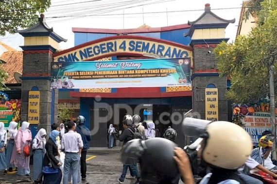 3 Siswa SMKN 4 Semarang yang Ditembak Polisi Itu Anak Saleh, Remaja Masjid, dan Paskibraka - JPNN.COM