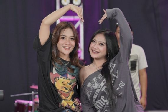 Gara-Gara Sebotol Viral, Shinta Arsinta dan Mala Agatha Diapresiasi Megah Music - JPNN.COM