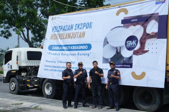 Bea Cukai Kawal Pelepasan Ekspor Berkelanjutan Produk Kerajinan Kerang Asal Magelang - JPNN.COM