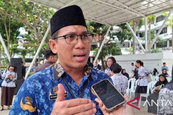 Soal Kenaikan Gaji Guru, Tri Wahyu: Kebijakan Pak Presiden Sangat Luar Biasa - JPNN.COM