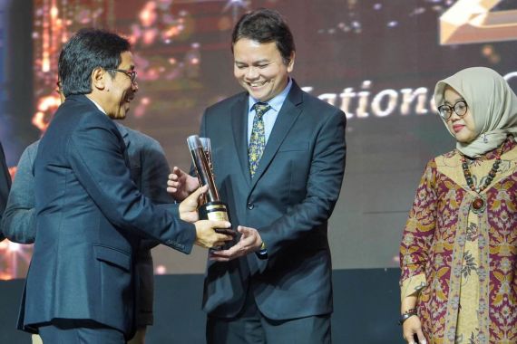 Komitmen Berstandar Tinggi, Peruri Sabet Peringkat Gold di SNI Award - JPNN.COM