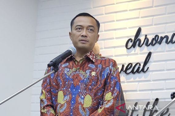 Mensesneg Prasetyo Hadi Melantik Mayjen TNI Ariyo jadi Kasetpres, Ini Pesannya - JPNN.COM