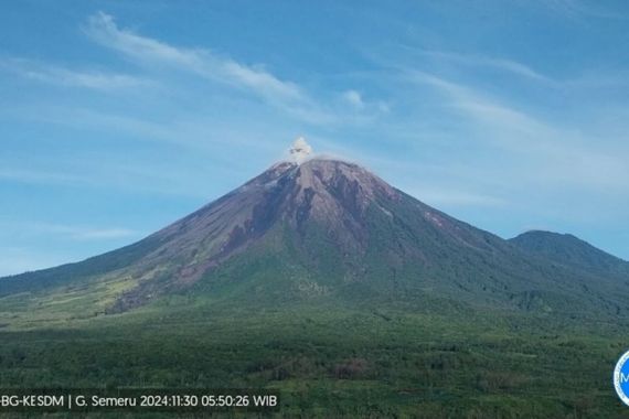 Gunung Semeru Erupsi Lagi pada Sabtu Pagi - JPNN.COM