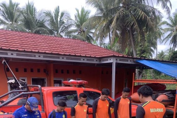 Nelayan Lebak Hilang Saat Mencari Rumput Laut di Pantai Tanjung Panto - JPNN.COM