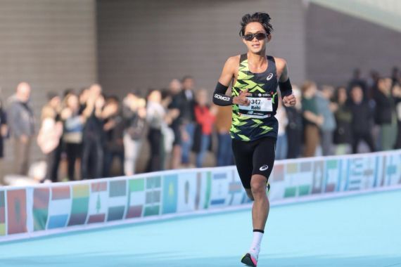 Robi Syianturi Mengukir Tinta Emas di Valencia Marathon 2024 - JPNN.COM