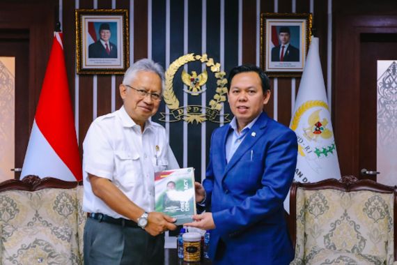 Sampaikan Aspirasi Saat Bertemu Menristek Dikti, Sultan: UKT Tidak Memberatkan Mahasiswa - JPNN.COM