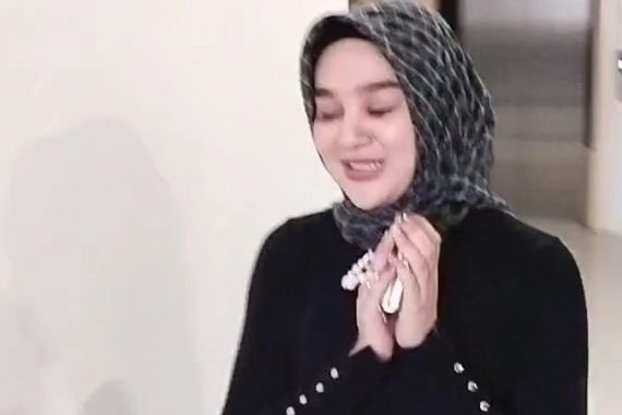 Selebgram Cantik Hana Hanifah Diperiksa di Polda Riau, Diduga Soal Kasus SPPD Fiktif - JPNN.COM