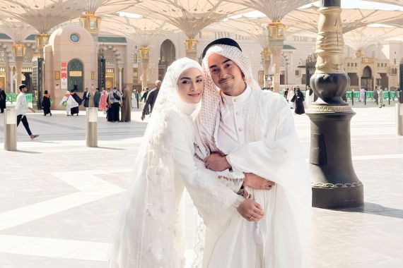 Zumi Zola Ungkap Kebahagiaan Seusai Menikahi Putri Zulhas di Masjid Nabawi - JPNN.COM