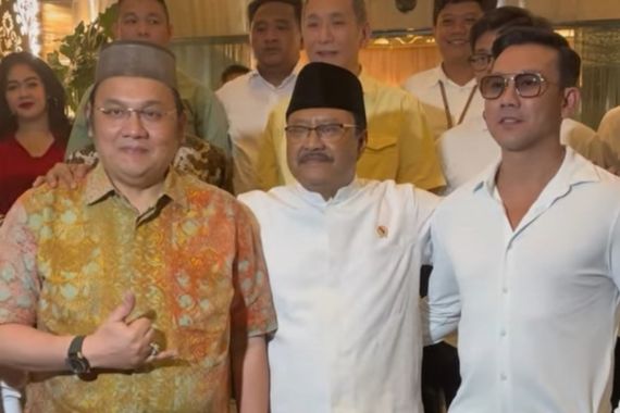 Konflik Denny Sumargo dan Farhat Abbas Berakhir di Hadapan Gus Ipul - JPNN.COM