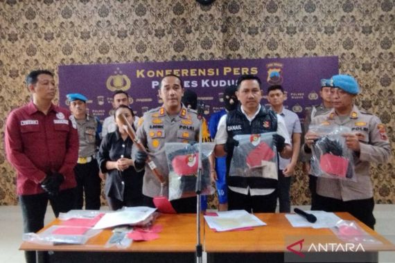 2 Suporter Persijap Jepara Tersangka Pengeroyokan Warga Kudus - JPNN.COM