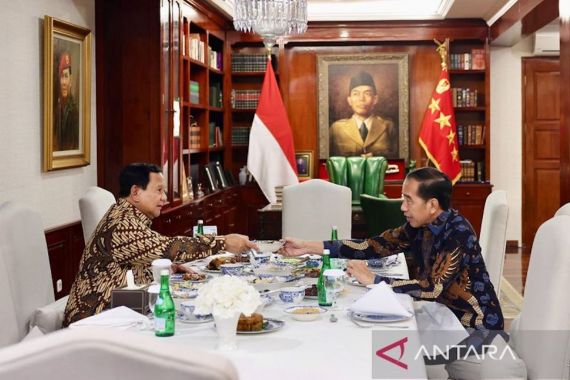 Prabowo Terbuka Bila Jokowi Masuk Gerindra, tetapi Tak Mau Memaksa - JPNN.COM