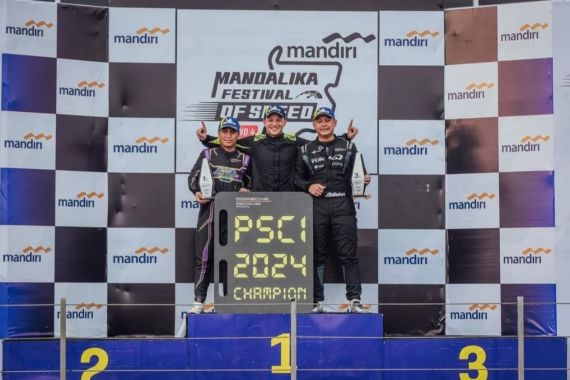 Moreno Soeprapto Mengunci Gelar Juara Porsche Sprint Challenge Indonesia 2024 - JPNN.COM