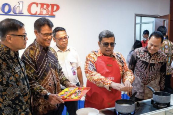 Kunjungi Indofood CBP, Kepala BPJPH Bilang Begini - JPNN.COM