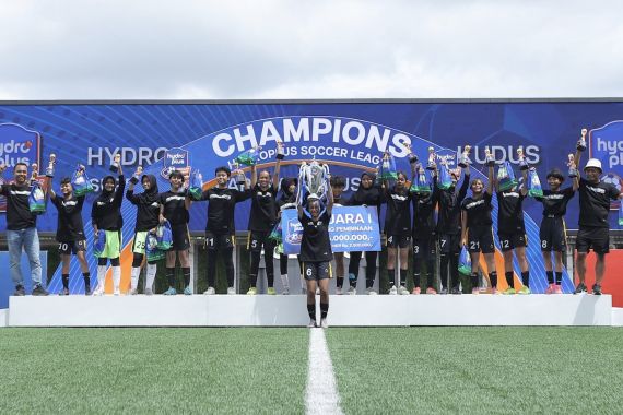 Tampil Konsisten di Hydroplus Soccer League 2024, Scorpion FC Raih Gelar Juara  - JPNN.COM