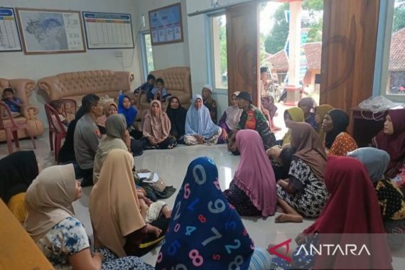 Bencana Alam, Ratusan Warga 9 Kecamatan di Cianjur Mengungsi - JPNN.COM