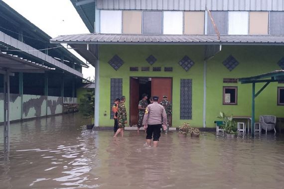 Serang Dilanda Banjir dan Longsor - JPNN.COM