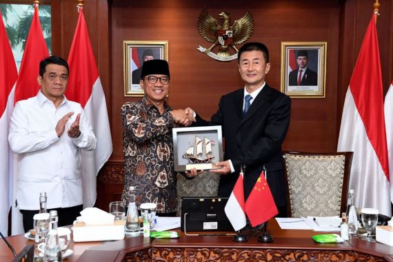 Siap Kolaborasi dengan Parlemen Tiongkok, Mendes: Potensi Desa di Indonesia Banyak - JPNN.COM