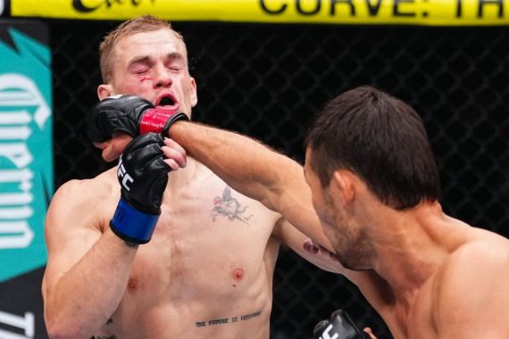 UFC 310 Penuh Kejutan, Duel Sengit Generasi Baru hingga Tumbangnya Mantan Juara - JPNN.COM