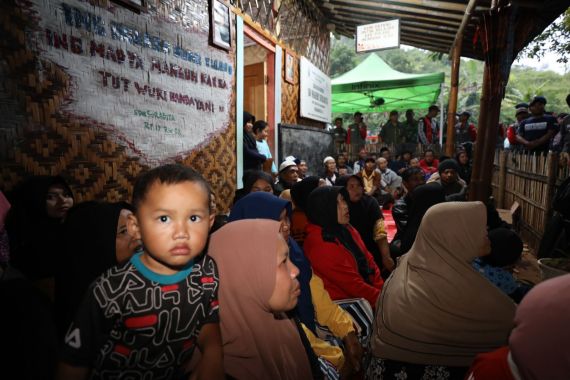 Banjir dan Longsor Sukabumi: 10 Warga Meninggal Dunia, Eros dan Oji Masih Dicari - JPNN.COM