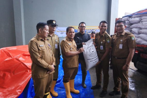 Luncurkan Program Sedekah Kompos, Pemkot Berharap Masyarakat Tangerang Terpacu Memilah Sampah Rumah - JPNN.COM