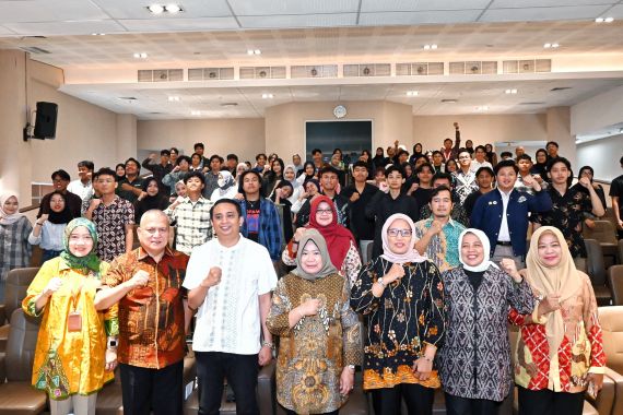 Siti Fauziah: Pelibatan Mahasiswa Sangat Penting, Karena Bukan Sekadar Pelajar - JPNN.COM