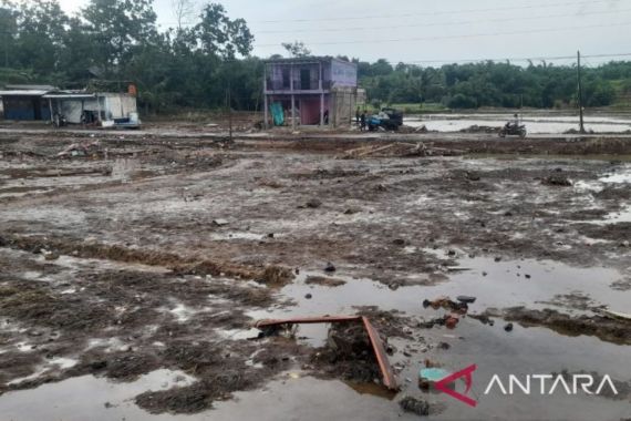 3 Perusahaan Tambang Dipanggil Polisi Buntut Banjir Bandang dan Longsor di Sukabumi - JPNN.COM