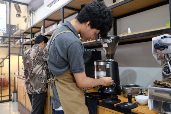 Dapat Hibah Kedaireka IRT-UM, LSPR Institute Tingkatkan Kualitas 2 Usaha Kopi - JPNN.COM