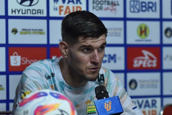 Doa Nick Kuipers kepada Dedi Kusnandar di Balik Kemenangan Persib Lawan Barito Putera - JPNN.COM